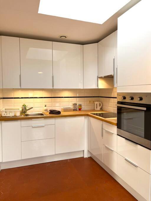 Appartement A Pied Du Centre Avec Place De Parking Арль Екстер'єр фото
