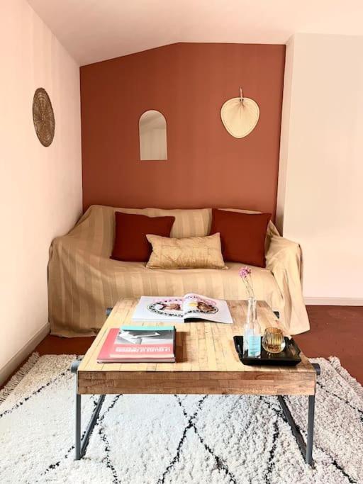 Appartement A Pied Du Centre Avec Place De Parking Арль Екстер'єр фото
